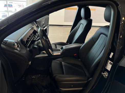 Used 2025 Mercedes-Benz GLA 250 image 28