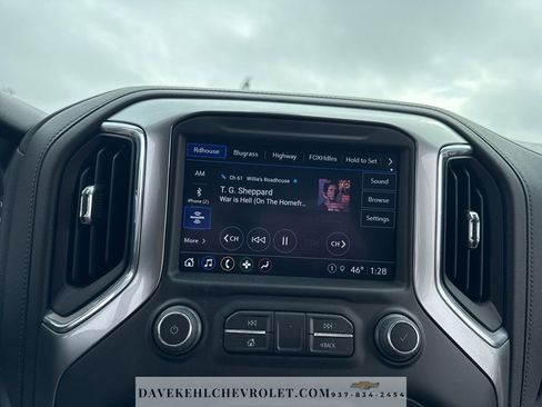 Used 2022 Chevrolet Silverado 1500 LT w/ Z71 Off-Road Package image 25