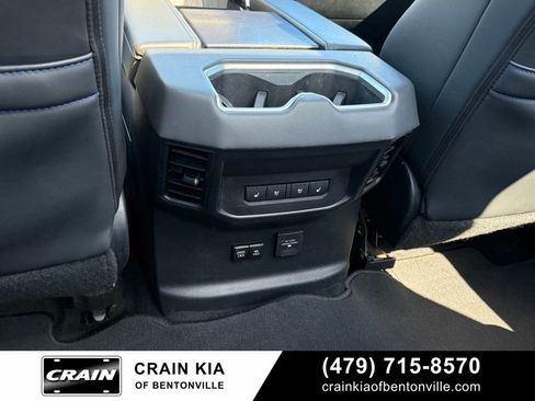 Used 2024 Toyota Tundra Platinum AWD/4WD image 28