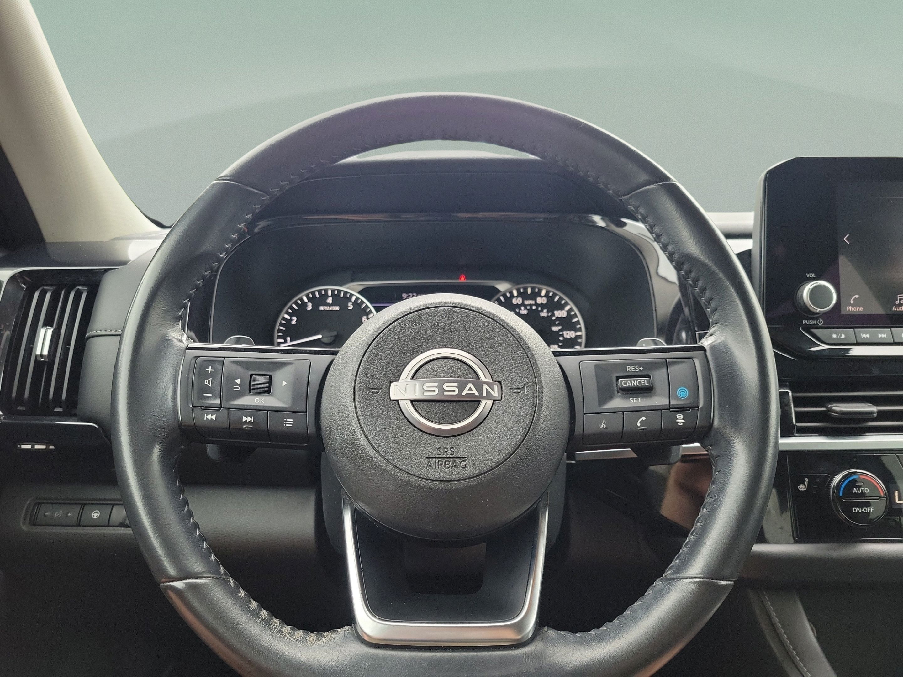 Used 2023 Nissan Pathfinder SV AWD/4WD image 17