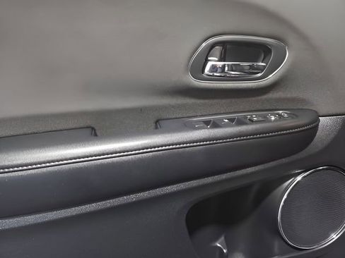 Used 2019 Honda HR-V EX image 11