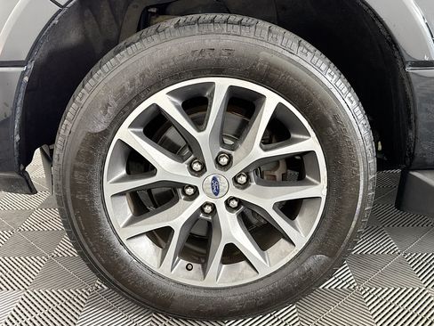 Used 2017 Ford Expedition XLT w/ Equipment Group 202A AWD/4WD image 57