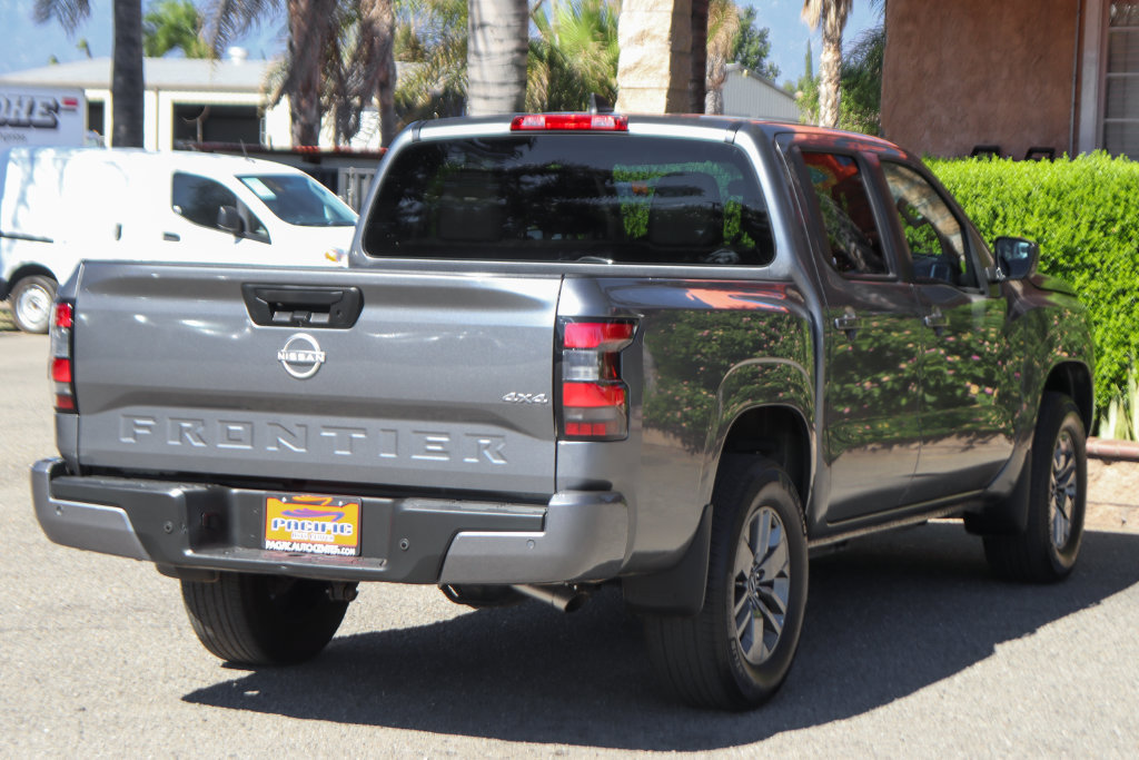 Used 2025 Nissan Frontier SV AWD/4WD image 8