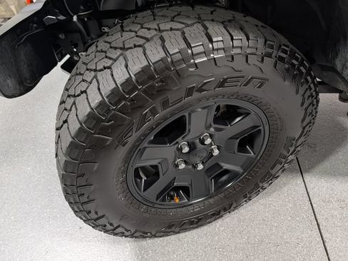 Used 2022 Jeep Gladiator Mojave w/ Cold Weather Group AWD/4WD image 9
