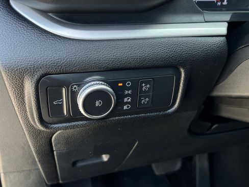 Used 2022 Ford Explorer XLT w/ Equipment Group 202A RWD image 13