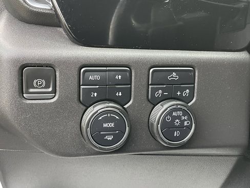 Certified 2022 Chevrolet Silverado 1500 RST w/ Convenience Package II image 31