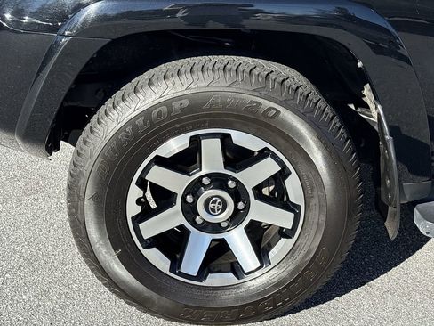 Used 2024 Toyota 4Runner TRD Off-Road Premium image 33