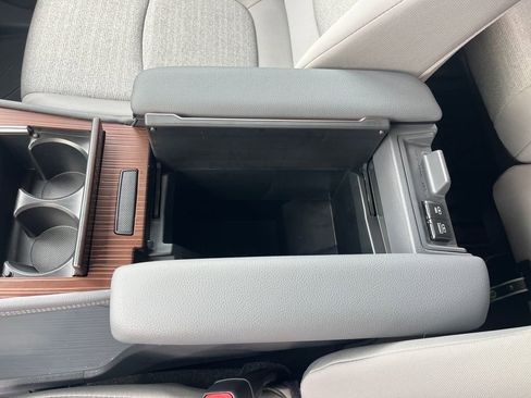 Certified 2024 Toyota Sienna LE image 27