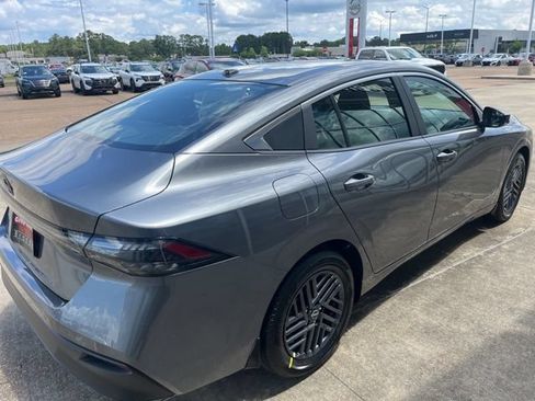 New 2026 Nissan Sentra SV w/ SV Convenience Package FWD image 4