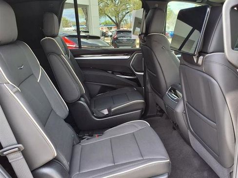 New 2026 Cadillac Escalade Luxury w/ LPO, Radiant Package AWD/4WD image 10