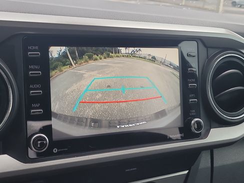Used 2020 Toyota Tacoma SR5 RWD image 24