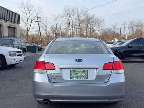 Used 2013 Subaru Legacy 2.5i Premium AWD/4WD image 5
