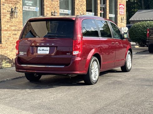 Used 2020 Dodge Grand Caravan SXT FWD image 5
