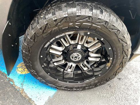 Used 2019 RAM 1500 Limited AWD/4WD image 45
