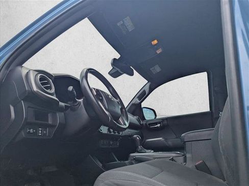 Used 2019 Toyota Tacoma TRD Off-Road w/ Technology Package RWD image 12