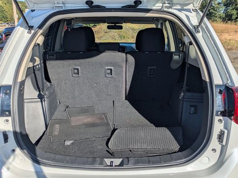 Used 2020 Mitsubishi Outlander ES image 11