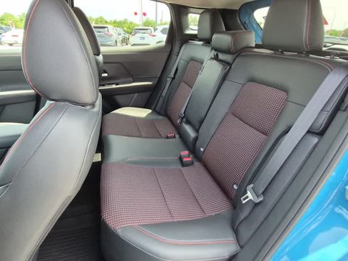 Used 2025 Nissan Kicks SR AWD/4WD image 7