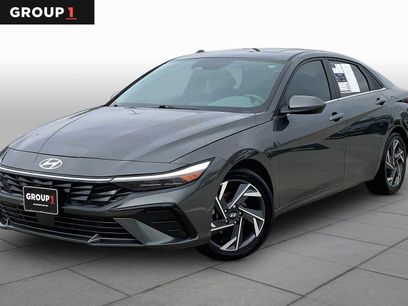 Used 2024 Hyundai Elantra SEL w/ Convenience Package