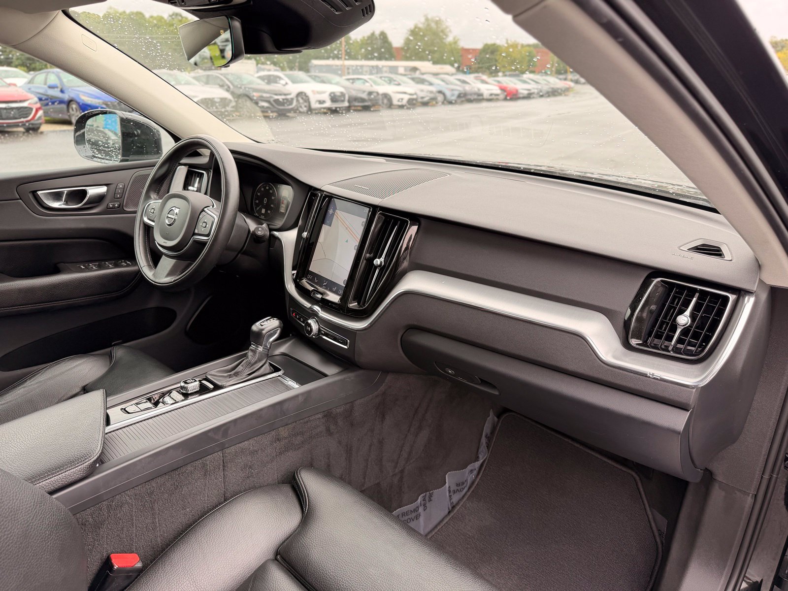 Used 2019 Volvo XC60 T5 Momentum w/ Multimedia Package AWD/4WD image 28