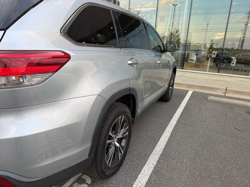 Used 2019 Toyota Highlander LE image 7