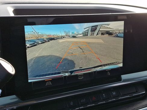 Certified 2025 GMC Sierra 2500 SLT w/ SLT Convenience Package image 17