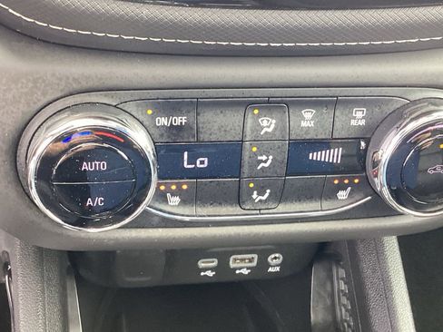 Used 2021 Chevrolet TrailBlazer ACTIV w/ Sun and Liftgate Package AWD/4WD image 45
