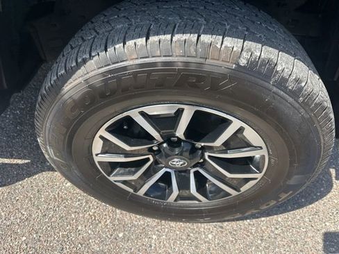 Used 2022 Toyota Tacoma TRD Sport image 13