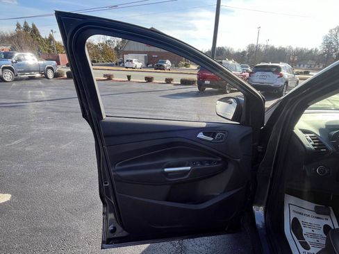 Used 2019 Ford Escape Titanium image 7