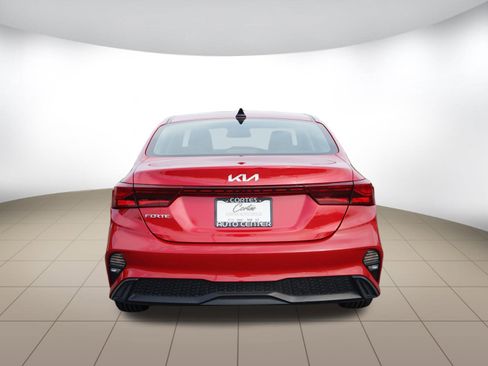 Used 2023 Kia Forte LXS image 6