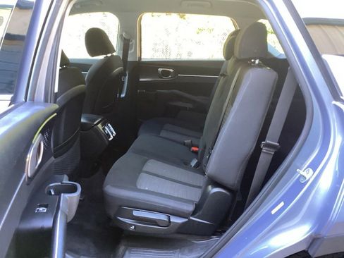 Used 2022 Kia Sorento LX FWD image 42