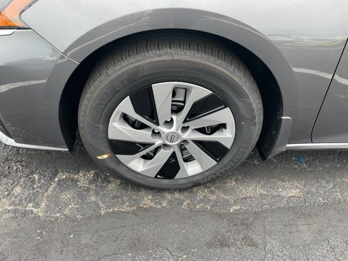Used 2024 Nissan Altima 2.5 S FWD image 24