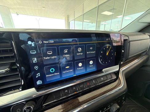 Used 2024 Chevrolet Silverado 1500 LT AWD/4WD image 35
