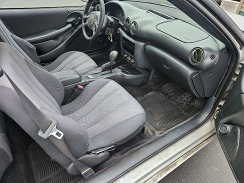 Used 2004 Pontiac Sunfire Coupe w/ 1SB Preferred Equipment Group image 12