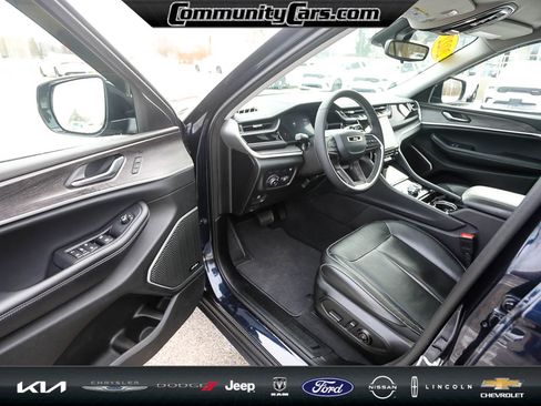 Used 2022 Jeep Grand Cherokee Limited 4xe image 11