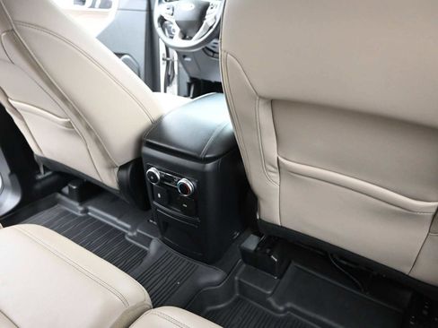 Used 2022 Ford Explorer XLT w/ Equipment Group 202A image 24