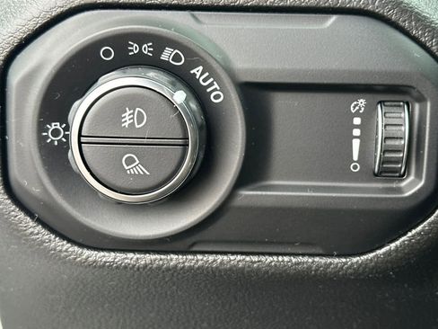 Used 2023 Jeep Gladiator Sport image 30