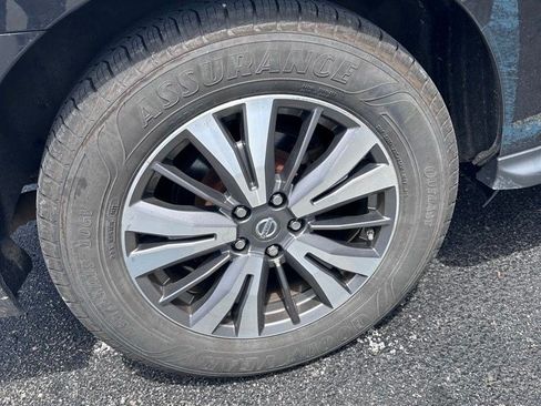 Used 2017 Nissan Pathfinder SV AWD/4WD image 3
