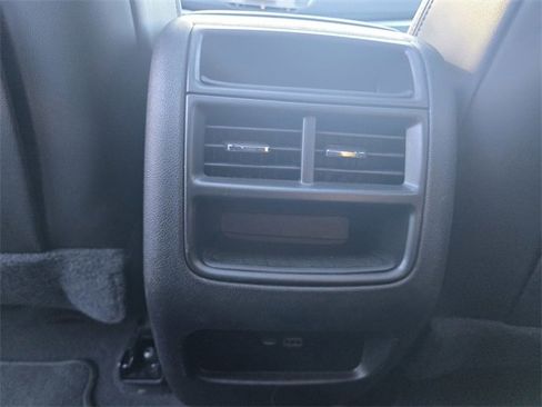 Used 2021 Cadillac XT5 Premium Luxury image 15