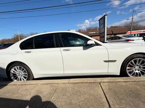 Used 2013 BMW 750i xDrive AWD/4WD image 5