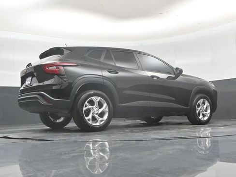 Used 2026 Chevrolet Trax LS w/ LS Convenience Package FWD image 50