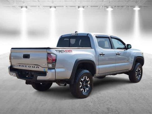 Used 2019 Toyota Tacoma TRD Off-Road AWD/4WD image 8