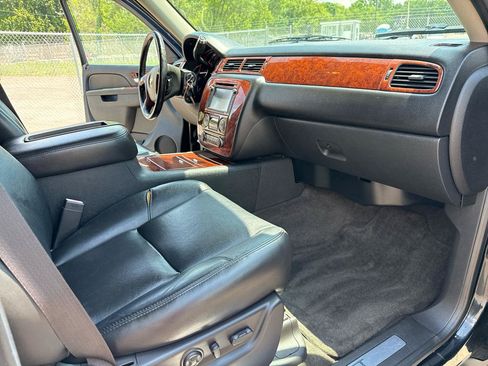 Used 2012 Chevrolet Avalanche LTZ AWD/4WD image 26
