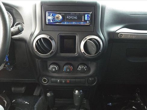 Used 2015 Jeep Wrangler Sport AWD/4WD image 13