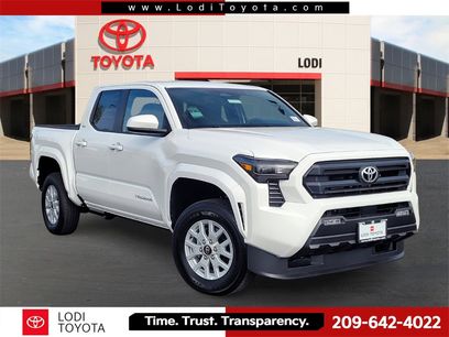 New 2025 Toyota Tacoma SR5