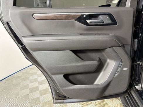 Used 2025 Chevrolet Tahoe Premier RWD image 23