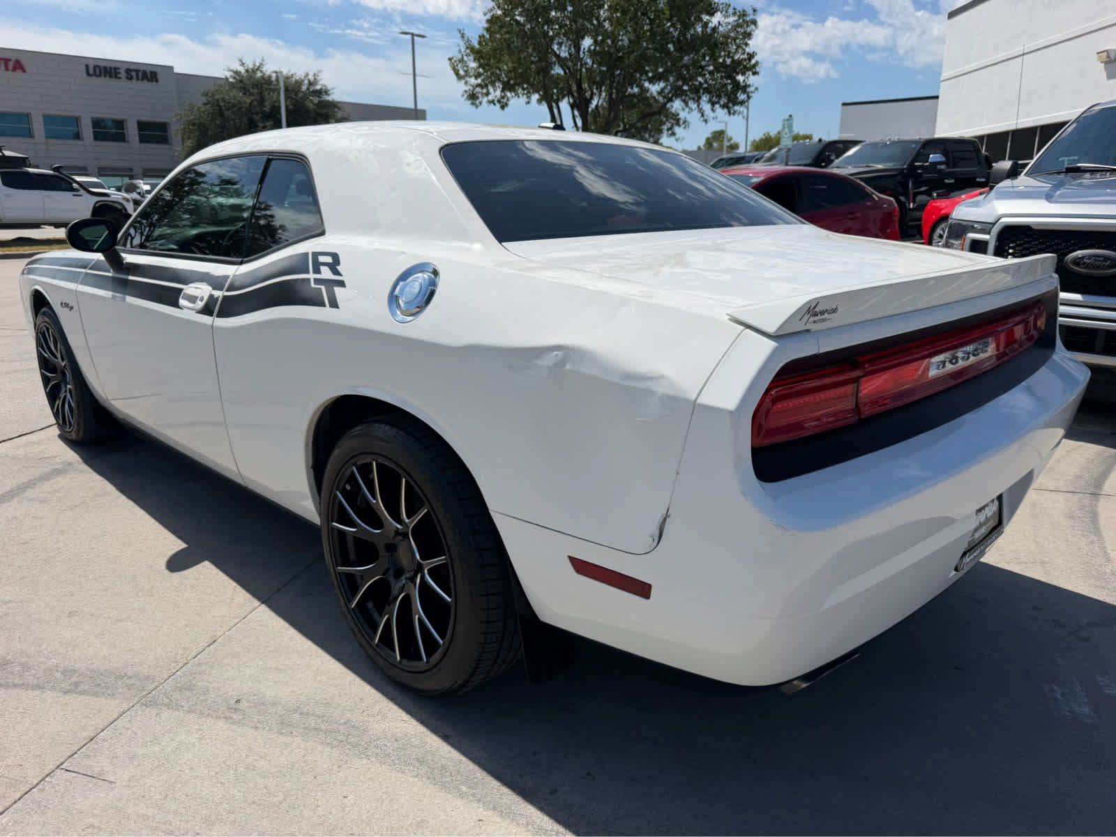 Used 2010 Dodge Challenger R/T RWD image 2