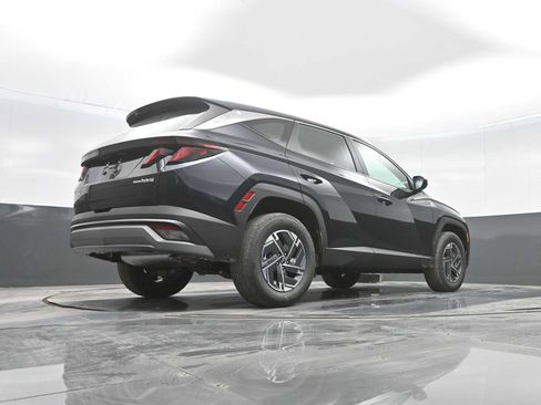 New 2026 Hyundai Tucson Blue SE image 35