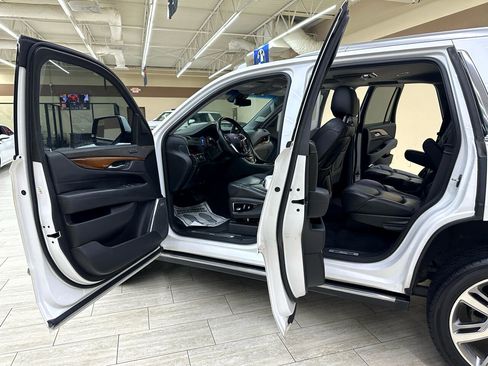 Used 2018 Cadillac Escalade Premium Luxury image 16