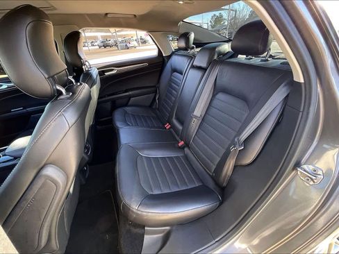 Used 2013 Ford Fusion SE image 19