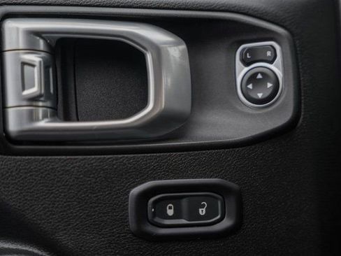 Used 2020 Jeep Wrangler Sport image 37